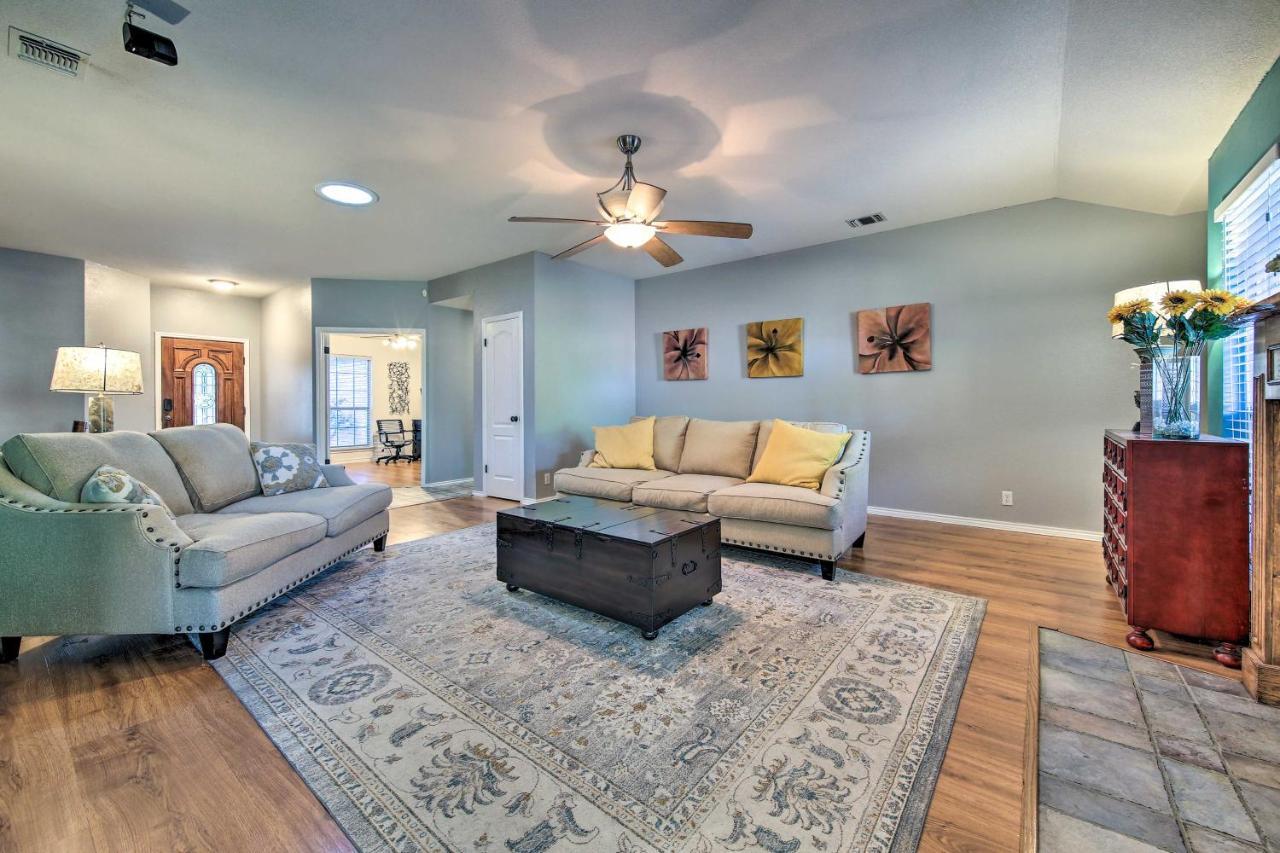 הוילה Peaceful San Antonio Oasis With Private Pool And Grill מראה חיצוני תמונה